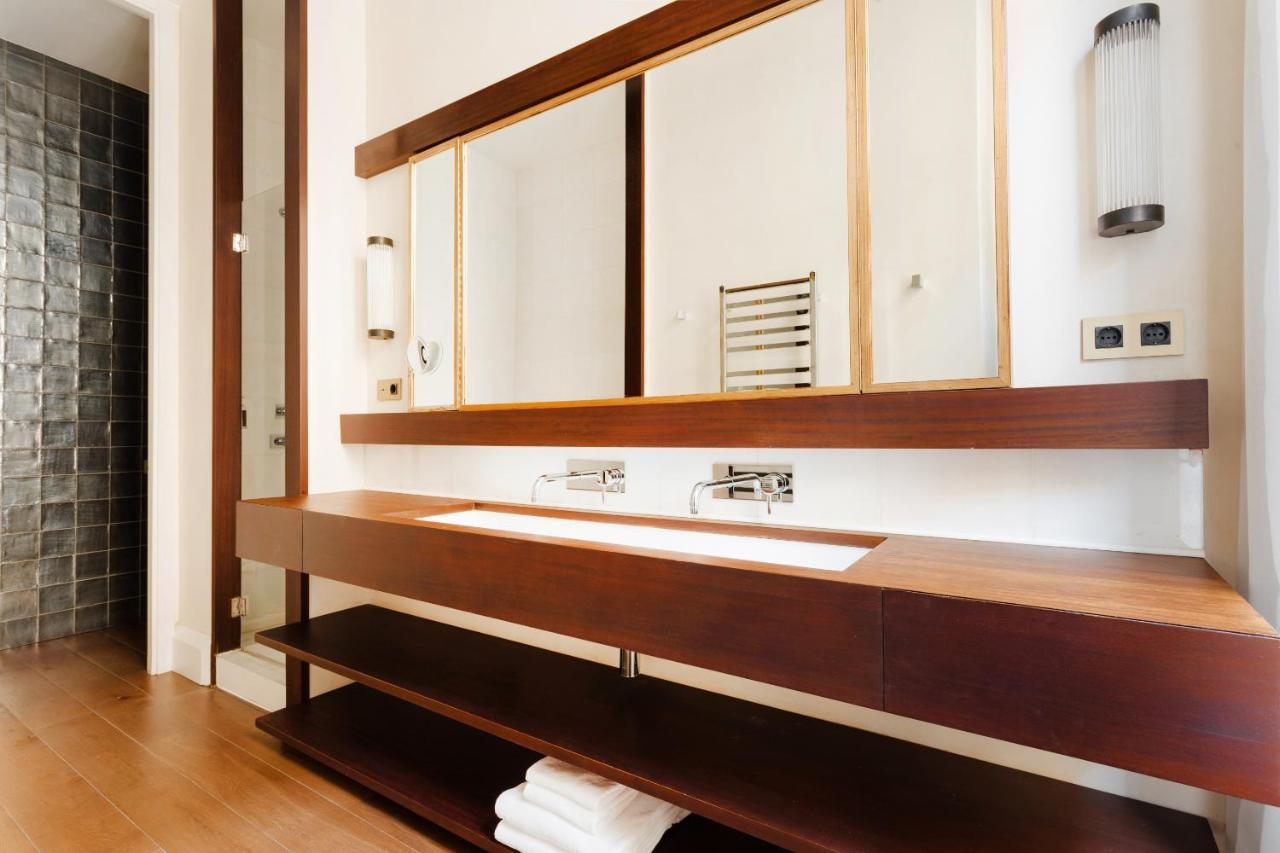 Do Placa Reial Powered By Sonder Barcelona Exterior foto Bathroom