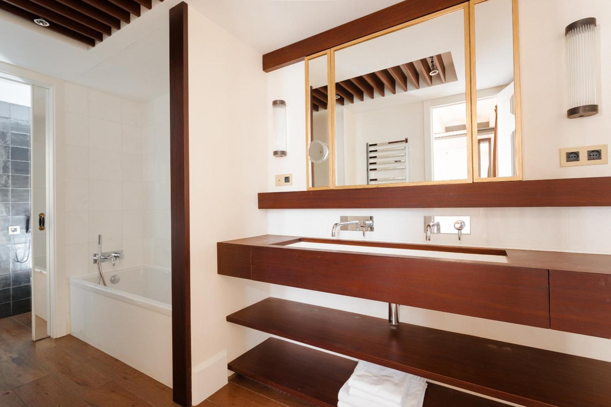 Do Placa Reial Powered By Sonder Barcelona Cameră foto Bathroom