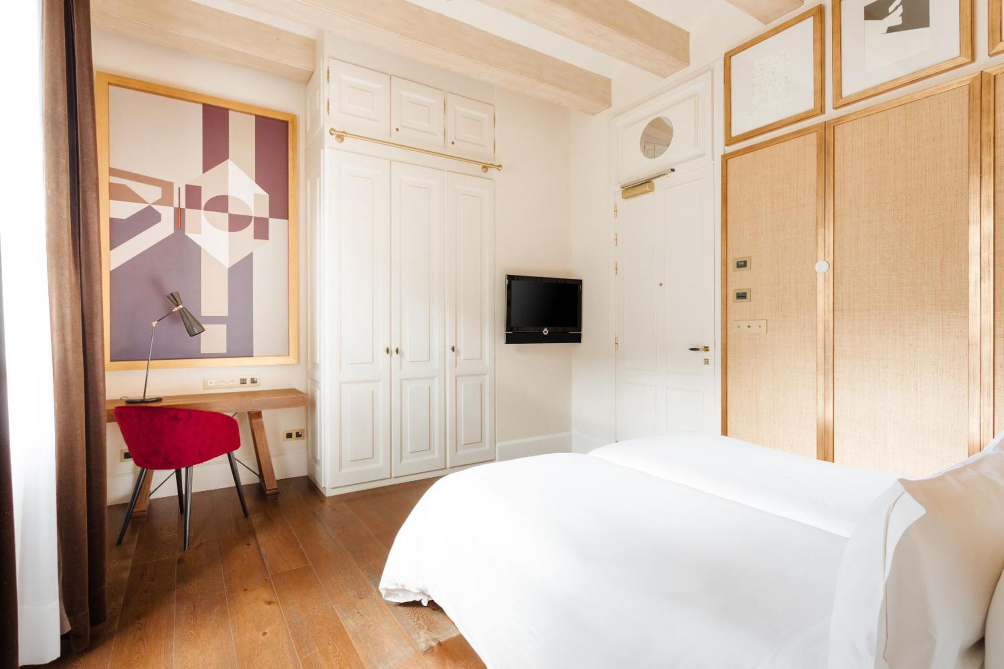 Do Placa Reial Powered By Sonder Barcelona Cameră foto A room at the hotel