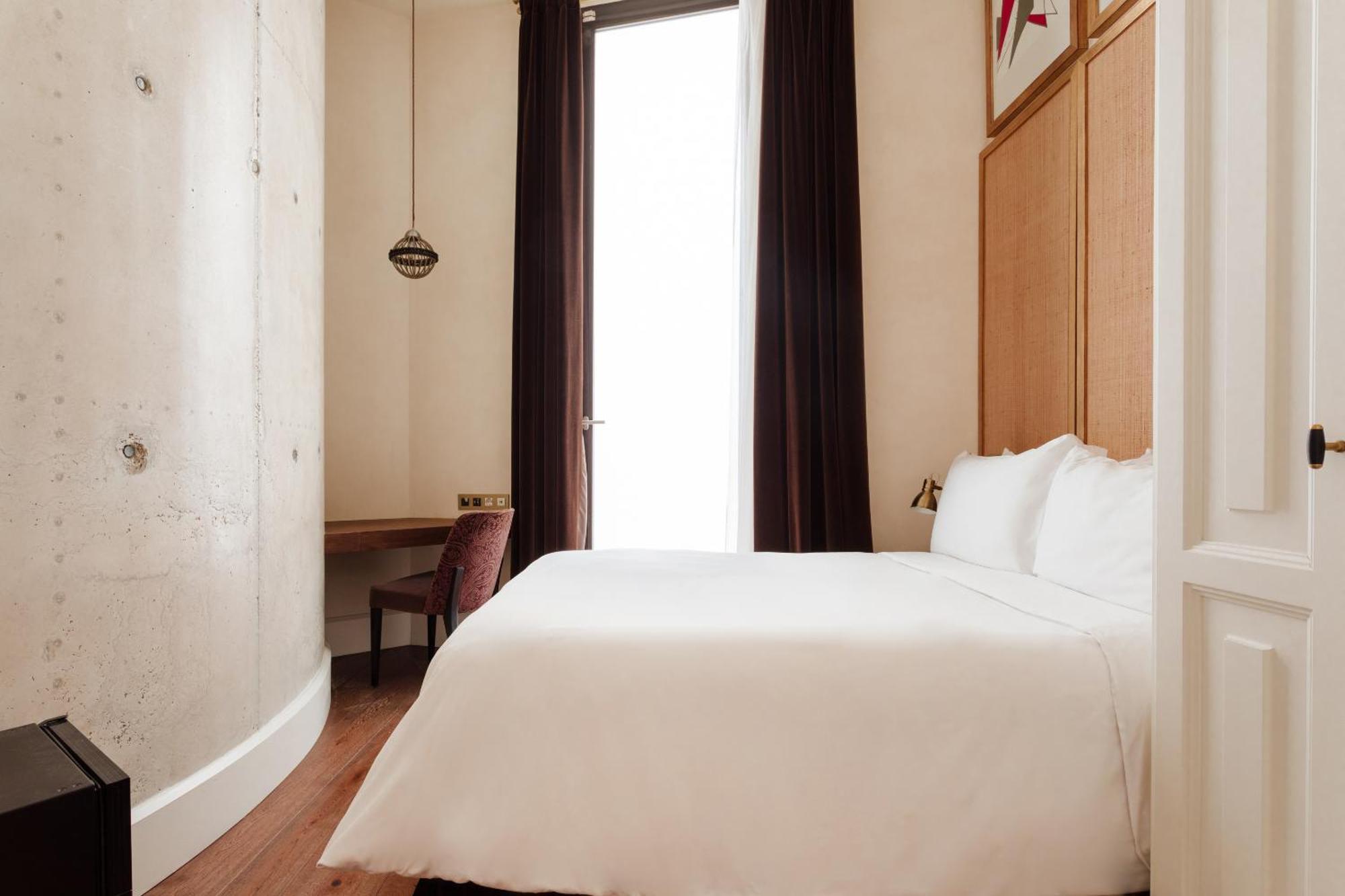 Do Placa Reial Powered By Sonder Barcelona Cameră foto A room at the hotel
