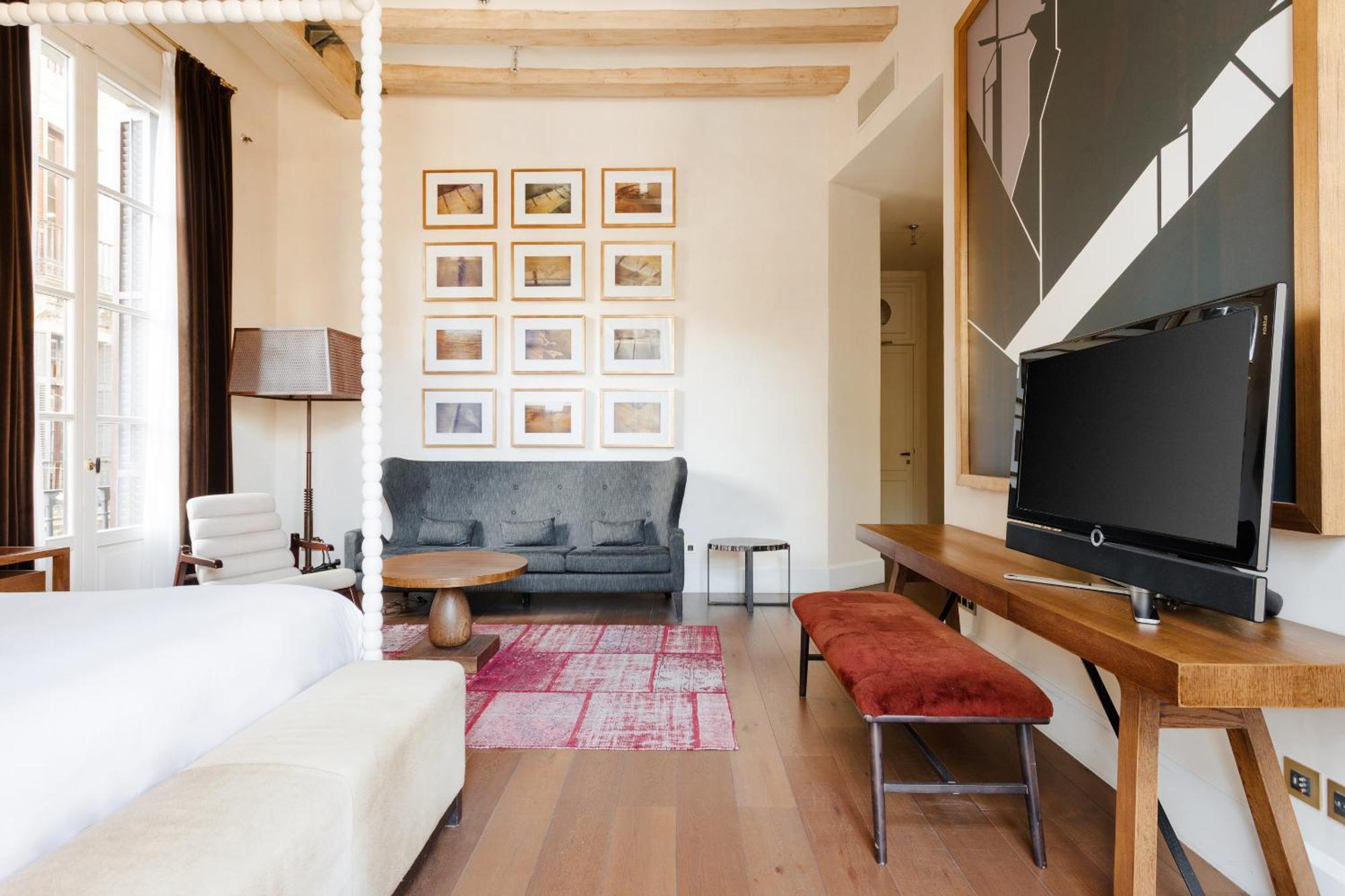 Do Placa Reial Powered By Sonder Barcelona Cameră foto A room at the Hotel Commonwealth
