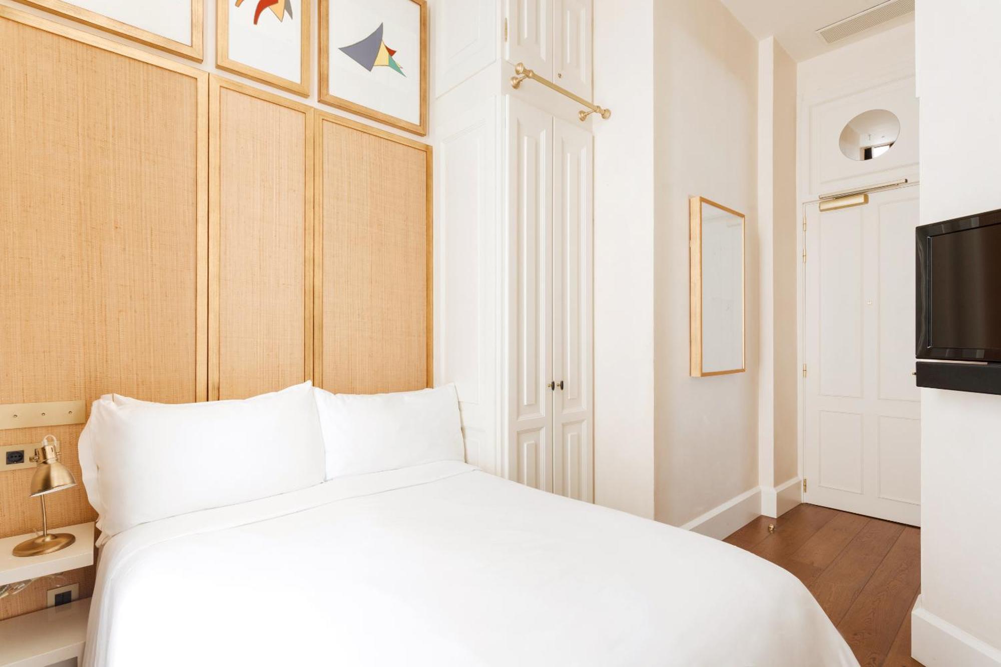 Do Placa Reial Powered By Sonder Barcelona Cameră foto A room at the Standard East Village